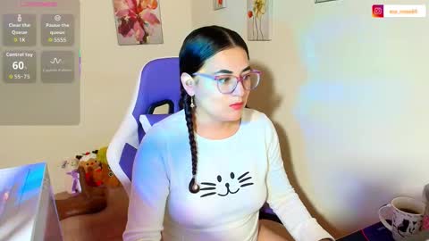 Snapshot of eva_rosse69 chatting on 11-07-25, 11:54 Eva online show from 11-07-25, 11:54