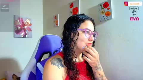 Snapshot of eva_rosse69 chatting on 11-14-25, 10:58 Eva online show from 11-14-25, 10:58