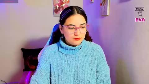 Snapshot of eva_rosse69 chatting on 11-16-25, 12:00 Eva online show from 11-16-25, 12:00