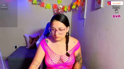 Snapshot of eva_rosse69 chatting on 11-22-25, 12:04 Eva online show from 11-22-25, 12:04