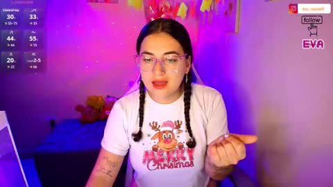Snapshot of eva_rosse69 chatting on 11-23-25, 12:05 Eva online show from 11-23-25, 12:05