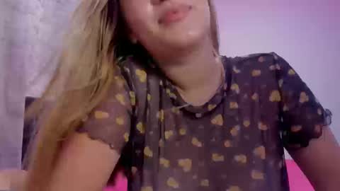 Snapshot of eva_xox chatting on 09-15-25, 10:32 Eva online show from 09-15-25, 10:32