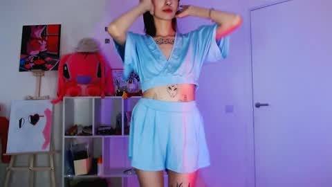 Snapshot of evaa_coy chatting on 01-06-25, 11:40 Eva online show from 01-06-25, 11:40