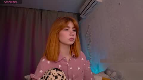 Snapshot of evaa_moonn_ chatting on 01-12-26, 10:42 Eva online show from 01-12-26, 10:42