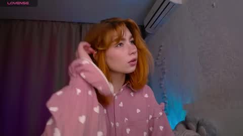 Snapshot of evaa_moonn_ chatting on 01-14-26, 03:01 Eva online show from 01-14-26, 03:01