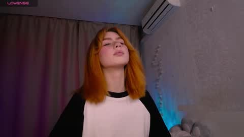 Snapshot of evaa_moonn_ chatting on 01-14-26, 03:06 Eva online show from 01-14-26, 03:06