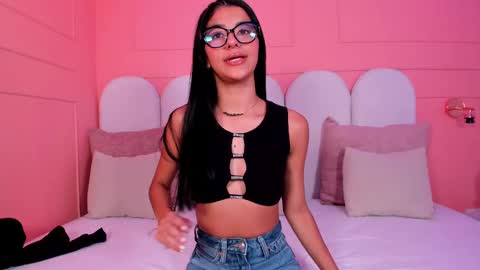 Snapshot of evaa_rose_ chatting on 02-21-25, 11:55 Eva online show from 02-21-25, 11:55