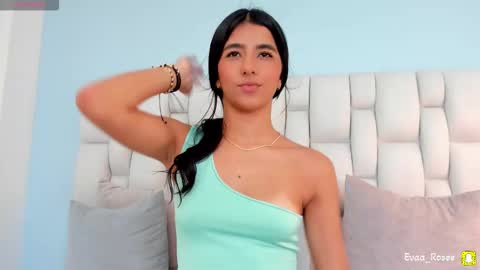 Snapshot of evaa_rose_ chatting on 11-14-25, 09:02 Eva online show from 11-14-25, 09:02