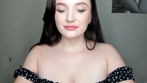 Snapshot of evaamillerr chatting on 12-23-24, 09:40 Eva online show from 12-23-24, 09:40