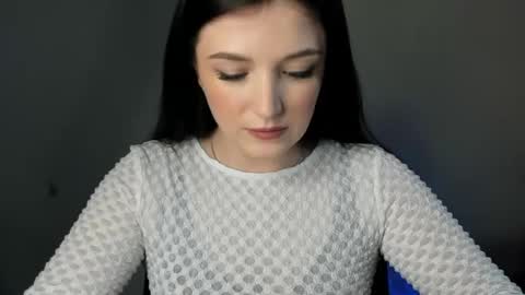 Snapshot of evaamillerr chatting on 02-21-25, 02:06 Eva online show from 02-21-25, 02:06