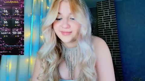 Snapshot of evacadooo chatting on 12-04-25, 04:33 Eva online show from 12-04-25, 04:33