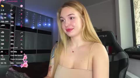 evacarter1 online show from 11-18-25, 10:09