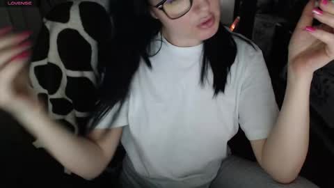 Snapshot of evadream1 chatting on 02-23-26, 10:40 EVADREAM online show from 02-23-26, 10:40