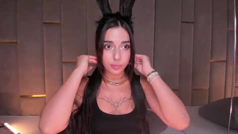 Snapshot of evalims chatting on 03-09-25, 10:30 EVA online show from 03-09-25, 10:30