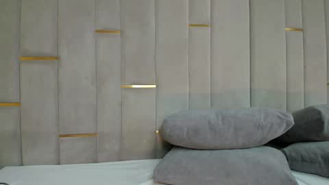 Snapshot of evalims chatting on 10-10-25, 03:11 EVA online show from 10-10-25, 03:11