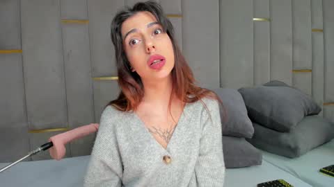 Snapshot of evalims chatting on 11-15-25, 01:29 EVA online show from 11-15-25, 01:29