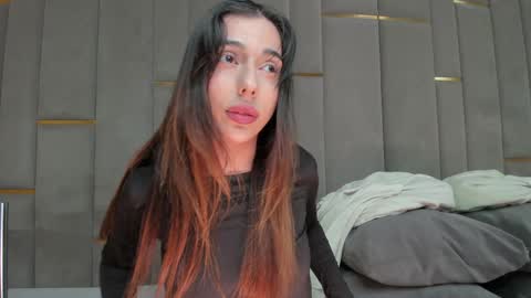 EVA online show from 12-22-25, 03:42