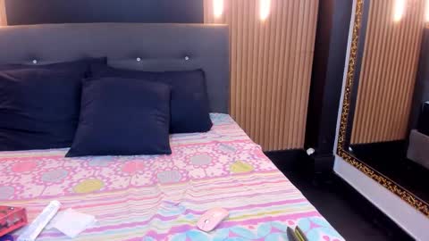 Eva online show from 12-05-25, 01:42