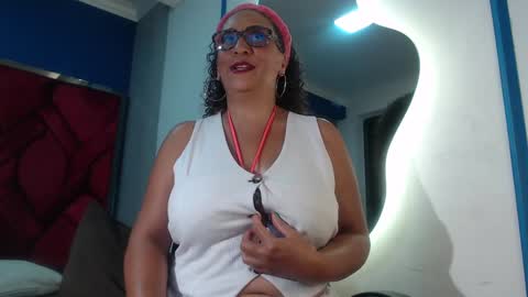 Snapshot of evamills1 chatting on 01-26-25, 09:18 Eva Mills online show from 01-26-25, 09:18