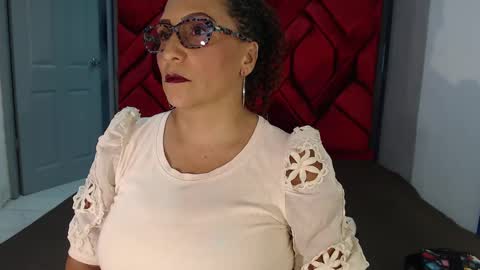 Snapshot of evamills1 chatting on 02-18-25, 07:52 Eva Mills online show from 02-18-25, 07:52