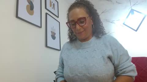 Snapshot of evamills1 chatting on 10-06-25, 09:23 Eva Mills online show from 10-06-25, 09:23