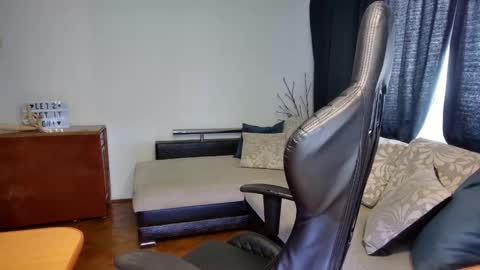 Snapshot of evamoon1 chatting on 02-11-25, 10:04 Eva Moon online show from 02-11-25, 10:04