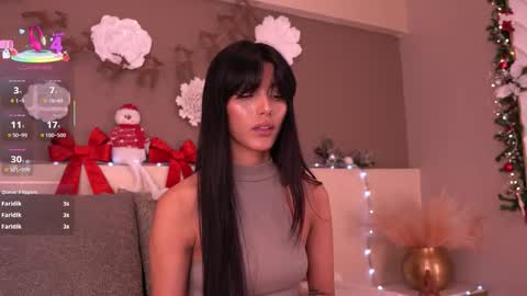 Snapshot of evamoretti chatting on 12-21-25, 07:32 Eva Moretti online show from 12-21-25, 07:32