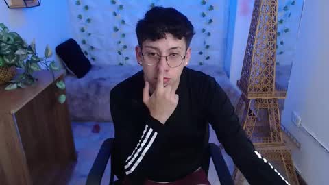 Evan online show from 03-25-26, 11:38