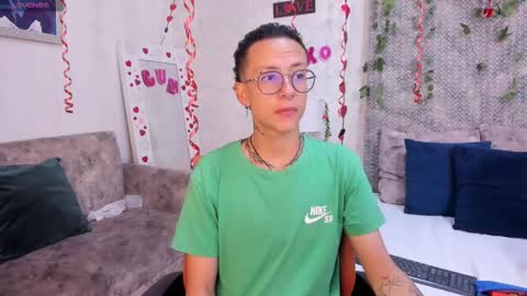 Evan Smitt online show from 02-18-25, 01:22