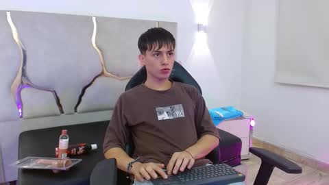 Snapshot of evan_tay chatting on 01-12-26, 03:01 evan_tay online show from 01-12-26, 03:01