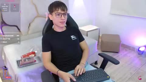 Snapshot of evan_tay chatting on 01-18-26, 03:10 evan_tay online show from 01-18-26, 03:10