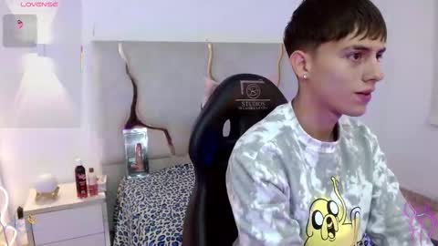 Snapshot of evan_tay chatting on 02-11-26, 03:00 evan_tay online show from 02-11-26, 03:00