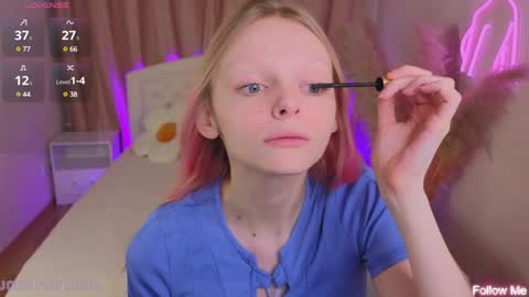 Snapshot of evangel1ne chatting on 12-08-24, 04:35 evangel1ne online show from 12-08-24, 04:35