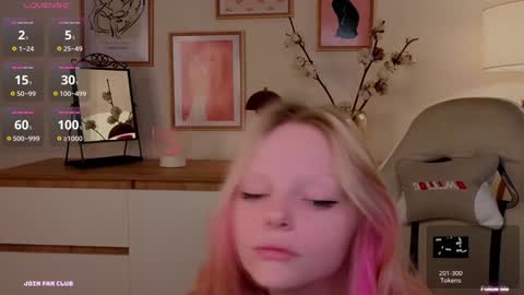 Snapshot of evangel1ne chatting on 12-12-24, 09:51 evangel1ne online show from 12-12-24, 09:51