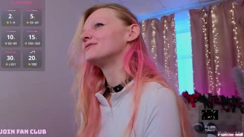 Snapshot of evangel1ne chatting on 01-04-25, 10:27 evangel1ne online show from 01-04-25, 10:27