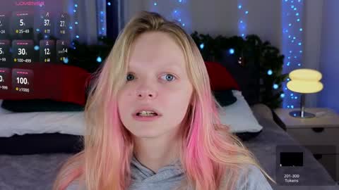 Snapshot of evangel1ne chatting on 01-12-25, 10:12 evangel1ne online show from 01-12-25, 10:12