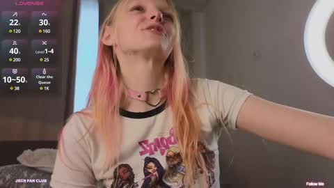 Snapshot of evangel1ne chatting on 02-23-25, 02:35 evangel1ne online show from 02-23-25, 02:35