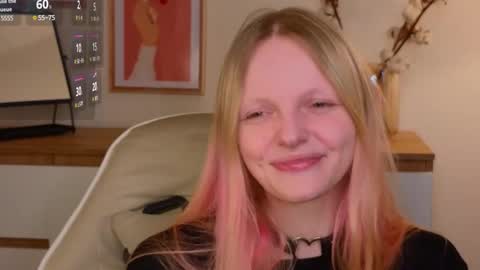 Snapshot of evangel1ne chatting on 03-10-25, 09:10 evangel1ne online show from 03-10-25, 09:10