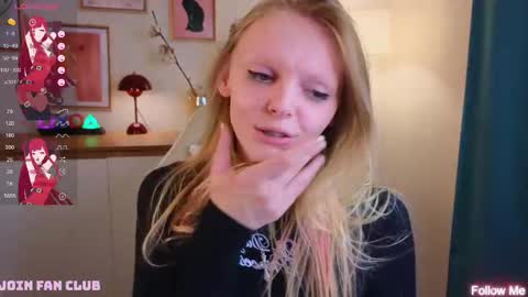 Snapshot of evangel1ne chatting on 10-08-25, 08:17 evangel1ne online show from 10-08-25, 08:17