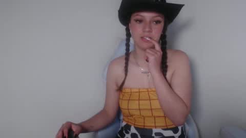 eva  online show from 10-10-25, 02:54