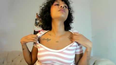 Snapshot of evangely15_ chatting on 01-12-25, 12:49 evangely15_ online show from 01-12-25, 12:49