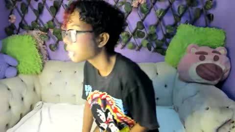 Snapshot of evangely15_ chatting on 09-12-25, 11:21 evangely15_ online show from 09-12-25, 11:21