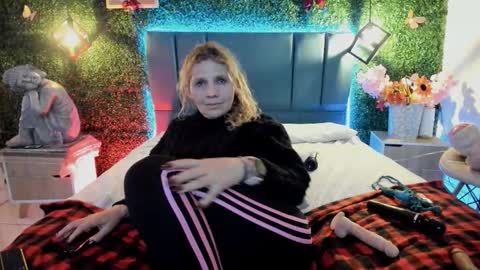  Evangelyne  online show from 03-08-26, 02:04