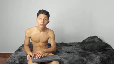 Snapshot of evans_collins24 chatting on 12-19-24, 07:29 Evans collins24 online show from 12-19-24, 07:29