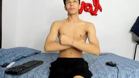 Snapshot of evans_collins24 chatting on 10-04-25, 06:11 Evans collins24 online show from 10-04-25, 06:11