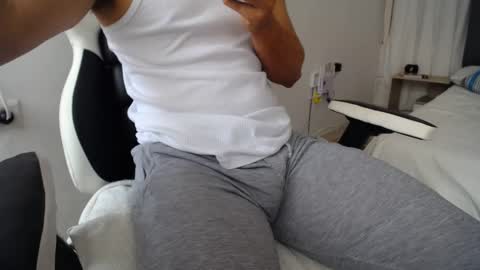 Snapshot of evans_king chatting on 12-17-24, 07:48 Evan online show from 12-17-24, 07:48