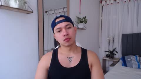 Snapshot of evans_king chatting on 12-23-24, 03:01 Evan online show from 12-23-24, 03:01