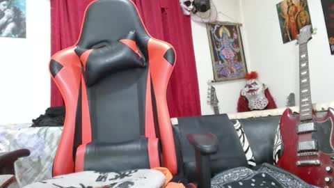 evans_xy online show from 04-25-26, 02:36