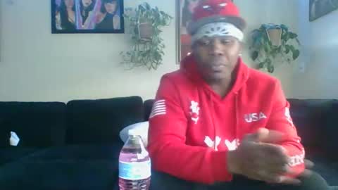 evanschris2048 online show from 12-01-25, 10:15