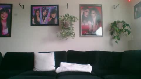 evanschris2048 online show from 12-04-25, 07:33